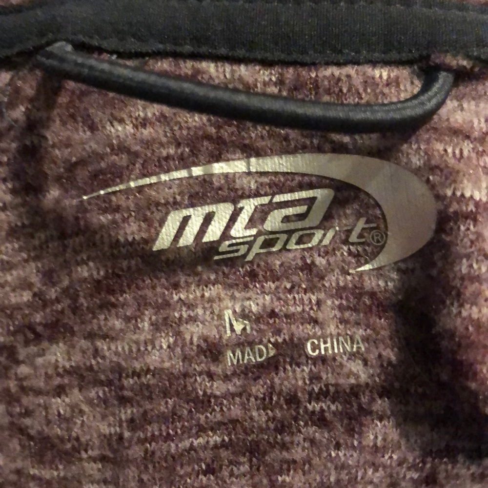 Zip up - Picture 4 of 5